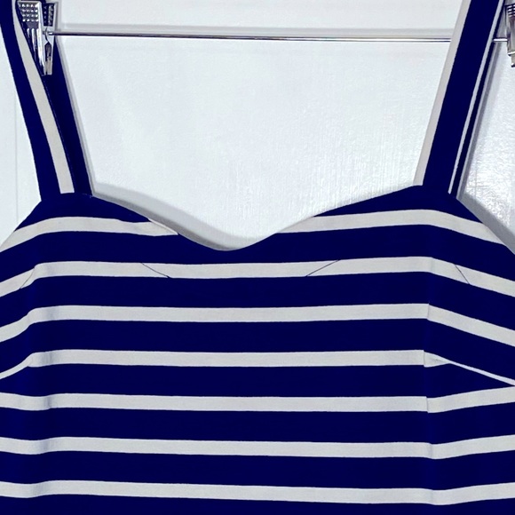 Old Navy Sweetheart Neck Dress - Picture 3 of 6